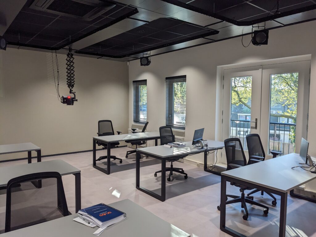 LAI's Cutting-Edge Hybrid Training Studio: A Glimpse Inside 1 PXL 20240423 060607041.MP